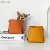 （QIQI tool）  Leather Porch KeyBoxFoldingRoom Bedroom Desktop Cosmetics รีโมทคอนโทรลเครื่องเขียน SundryBsket Home