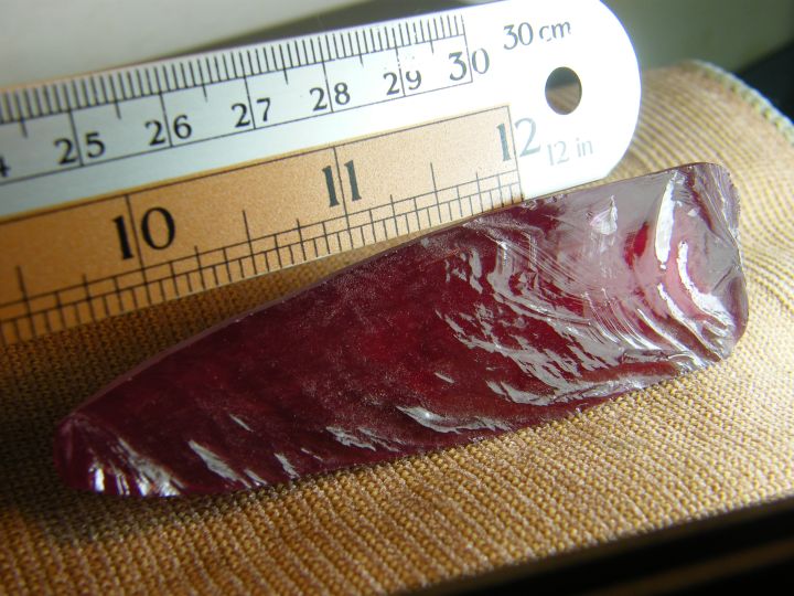 72-gram-สีทับทิมพม่าสีแดง-พลอยก้อน-เนื้อแข็ง-rough-corundum-rubyเจียก่อนได้ทุกชนิด