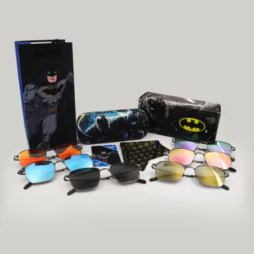 Amazon.com: DC Batman Black Tinted Sports Wrap Kids Sunglasses - Stylish &  Durable UV-Protective Batman Sunglasses w/t Soft Carrying Case - Officially  Licensed : Clothing, Shoes & Jewelry