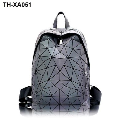2023 spring and summer new womens bag trendy backpack geometric rhombic shoulder unisex personalized travel school