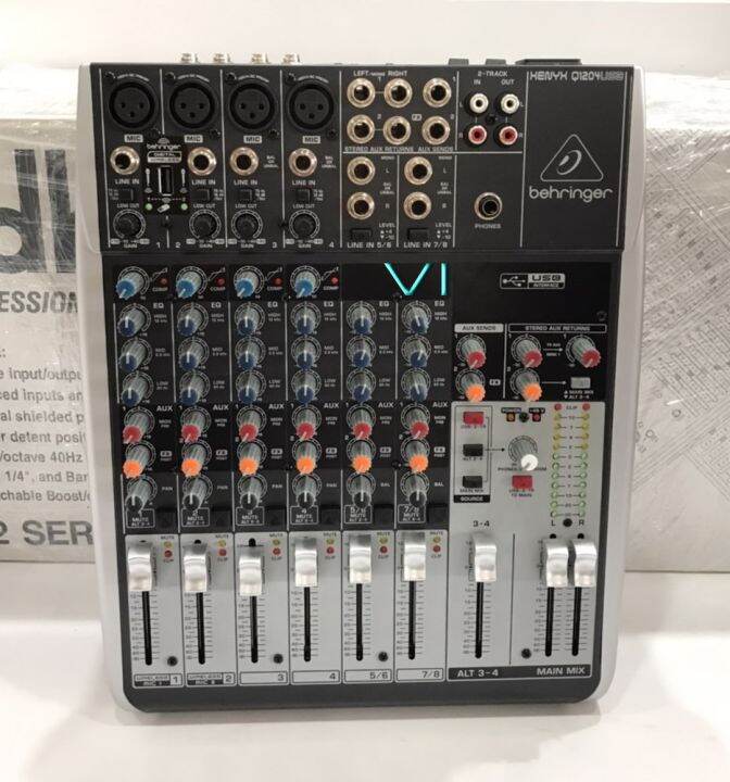 Behringer XENYX Q1204USB มิกเซอร์แบบอนาล็อค Bus Premium 12input, 2/2