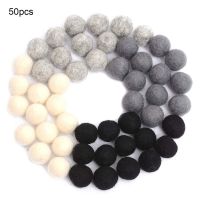 50Pcs 2cm Wool Felt Balls รอบปุยนุ่ม Pompom Balls 100% ขนสัตว์ DIY Handmade Craft Poms สีผสมขายส่งของขวัญแฮนด์เมด-qlcaee181