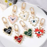 Fashion Heart Cute Design Oil Drop Devils Eye Pendant Alloy Key Chains Rotationable Clasp Keyring Keychain Women Bag Key Holder