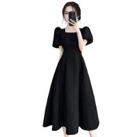 เสื้อผ้าแฟชั่นสำหรับสุภาพสตรี French aristocratic temperament retro black dress female 2023 accept waist senior black dress skirt long