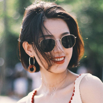 Lady Polygonal Retro Sunglasses Women Metal Small Frame Glasses Fashion Colorful Mercury Joker Wild Sunglasses