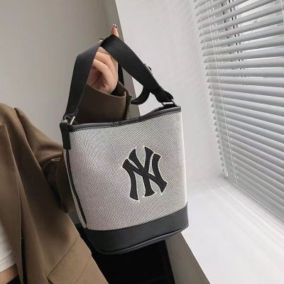 MLBˉ Official NY ML new mens and womens bucket bag one-shoulder diagonal NY couple universal bag portable canvas classic fashion casual
