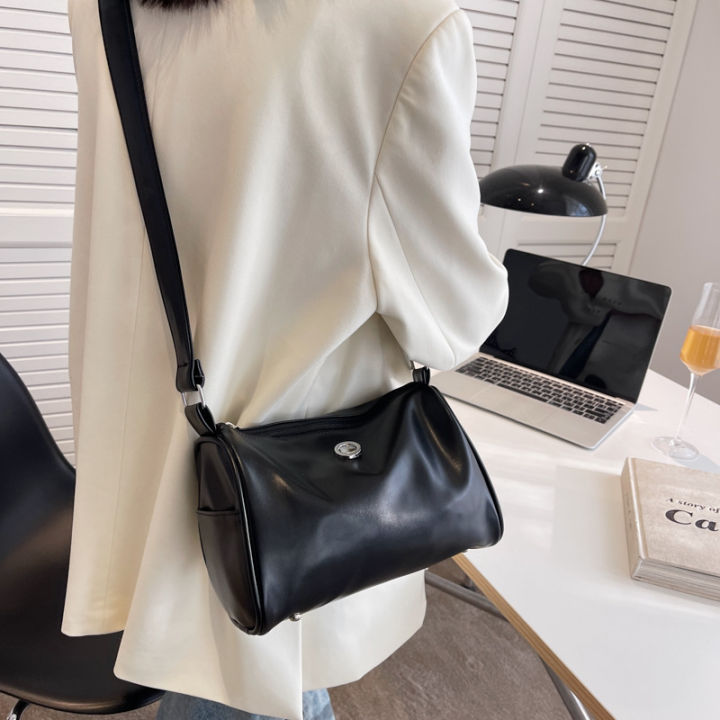 large-capacity-bag-for-women-2022-spring-and-autumn-new-fashion-simple-casual-shoulder-bag-western-style-pillow-bag