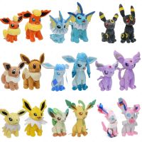 Eevee ครอบครัวใหญ่กว่า Boneka Mainan โปเกมอน Sylveon Umbreon Glaceon Eevee Flareon Vaporeon Jolteon Plushies