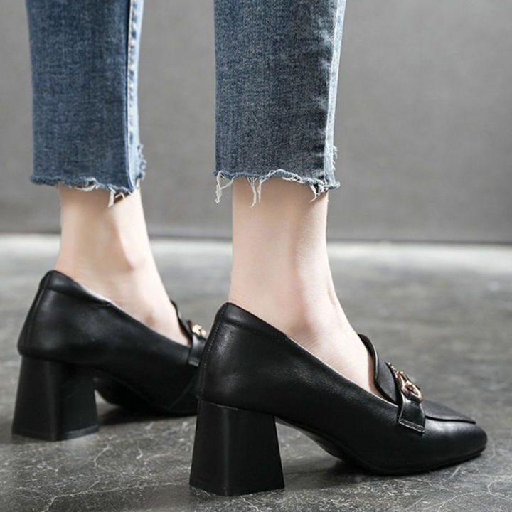 tamias-รองเท้าส้นสูงทรงเหลี่ยม-รองเท้าส้นสูงผู้หญิง-รองเท้าส้นสูง-รองเท้าส้นสูงแฟชั่น-ตกแต่งโซ่โลหะ-ความสูงส้นรองเท้า-5-5-ซม