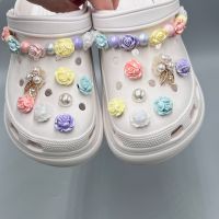 Crocs รองเท้า Jibbitz 16ชิ้น/เซ็ตชุดการตกแต่ง DIY หัวเข็มขัดรองเท้าดอกไม้ไข่มุกสวยงามสำหรับ Crocs