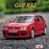 Maisto 1:24 Volkswagen VW Golf R32รถโลหะผสม Diecasts และของเล่นยานพาหนะโมเดลรถยนต์รถของเล่นแบบจำลองขนาดเล็กสำหรับเด็ก