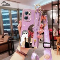 สายรัดข้อมือยาวสำหรับ OPPO A57 A77 5G 2022 Realme Q5i V23 5G Realme Narzo 50 5G K10 5G Bowtie Girl และลายแมวน่ารักชุบโครเมี่ยมสุดหรู TPU นุ่มป้องกันยาง