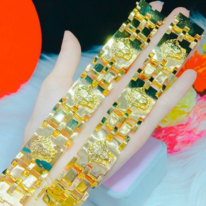 Điểm nhấn của bất kỳ set trang sức nào, lắc tay nam mạ vàng 18k ngang đang là sản phẩm \