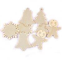 【YF】✽♣﹍  4Pcs Snowflake/bell/Gingerbread Man Pendant Scrapbooking Hole Carved Wood Crafts