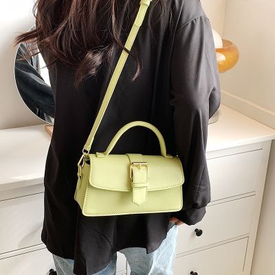 Red envelope bag net texture inclined shoulder bag 2022 new female bag joker brim single shoulder bag popular ins alar package