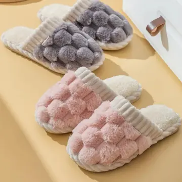 Cute hot sale fuzzy slippers