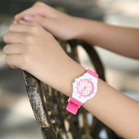 Q&amp;Q VR19 Resin ogue Watch Suitable For Kids and Ladies