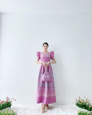 เดรสยาวเจ้าหญิงลายไทย สีม่วง สวยงามอลังการมากๆคะรุ่นนี้ ชุดเป็นเดรสยาวติดกัน อัดกาวให้ทั้งชุด