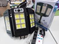 LED (พับได้)ไฟถนนรีโมทคอนโทรล รีโมท ไฟถนนโซล่าเซลล์ ไฟถนน โคมไฟติดผนัง Solar Light ไฟสปอตไลท์ ไฟสวน โคมไฟถนน ไฟโซล่าเซลล์ แผงไฟพับได้ดูด้านใด้