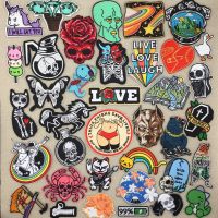 ₪ Rock Roll Embroidered Patches on Clothes Stripes Ironing Sewing Stickers Punk Skull Cartoon DIY Clothing Thermoadhesive Patches