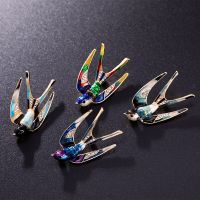 New Fashion Flying Swallow Brooch Pin Women Elegant Rhinestone Bird Brooches Jewelry Gift Clothes Coat Scarf Badges Accessories Headbands