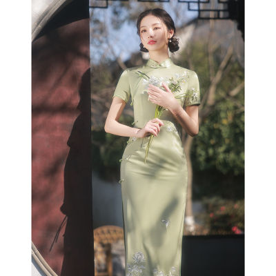 【CW】Green Silk Embroidery Cheongsam 2022 New Summer Model Improved Young Model Light Elegant Qipao
