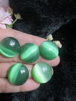 ตาแมว พลอยตาแมว ( LAB MADE Cats Eye GREEN EMERALD SAPPHIRE COLOR ) หนัก 19 กะรัต ทรงกลม ราคา เป็น 1 เม็ด. พลอย ขนาด 16 MM มิล