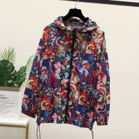 【CC】 2023 Printed Coat Womens Fashion Thin Hooded Windbreaker Protection Clothing