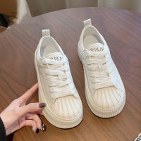 รองเท้าผู้หญิงสีขาวหัวเปลือกหอยพื้นหนา 2023 รองเท้าผ้าใบลำลองแบบใหม่สำหรับฤดูใบไม้ผลิ ins อินเทรนด์