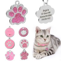 Spot Custom Cat ID Tag Cat ชื่อ Tag จี้คอแกะสลักแมวแมวชื่อแผ่นอุปกรณ์เสริม Paw แวววาวทรงกลมสีชมพู ของขวัญ กำนัล ของขวัญ gift gift Christmas Gift