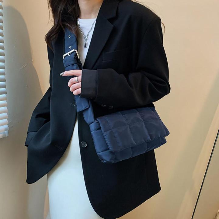 กระเป๋าถือบุไนลอนสำหรับผู้หญิง-ฝาปิดขนาดเล็กกระเป๋าทรงสี่เหลี่ยมมีหูหิ้วสะพายไหล่ให้ความอบอุ่นในฤดูหนาวกระเป๋าถือโท้ท