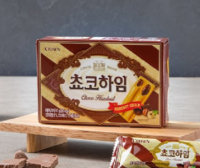 ขนมเกาหลี (บิสกิตสอดไส้ช็อกโกแลตเฮเซลนัท) Crown Choco Heim 쵸코하임-크라운  47 g พร้อมส่ง