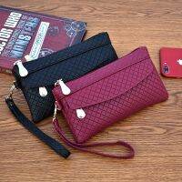 ✌ 2022 new female han edition hand BaoChao detonation contracted mobile phone package temperament plaid zero bag