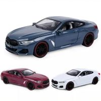 ลดราคาพิเศษ โมเดลรถยนต์จําลอง สเกล 1:24 Bmw M8 โลหะ สไตล์คลาสสิก