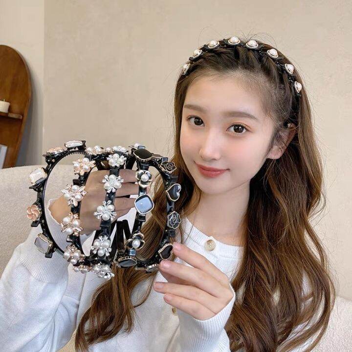 7 Easy TikTok-Inspired Headband Hairstyles To Try Now