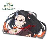 EARLFAMILY ขนาด13ซม. X 7.5ซม. สำหรับ Demon Slayer Nezuko แอบมองสติ๊กเกอร์กันน้ำติดรถยนต์เลือดสติ๊กเกอร์อะนิเมะติดประตูรถยนต์แบบเรียบง่าย