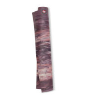 Manduka เสื่อโยคะ Manduka รุ่น eKO® Superlite Travel Yoga Mat 1.5mm - Indulge Marbled (71")