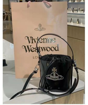 Vivienne Westwood West Queen กระเป๋าทรงถังหนังแก้วใหม่2022กระเป๋าหิ้วระดับไฮเอนด์