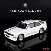 Bburago 1:24 White BMW M3 (E30) 1988 Roadster simulation alloy car Die casting model crafts decoration collection toy tools gift