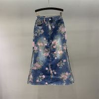 【มีสินค้า พร้อมส่ง】2023 Summer New Retro Printed Denim Halfskirt Womens High Waist A-line Mid length Sexy Split Wrap Hip Skirt