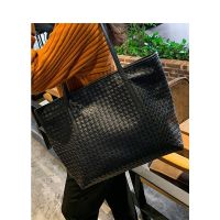 Small ck large capacity tote bag 2023 new tide female senior fashion joker commuter hand the bill of lading shoulder bag --ndjb238803