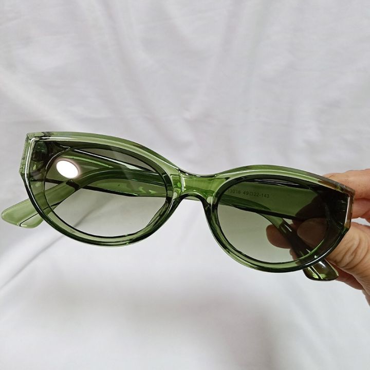 dytymj-green-sunglasses-woman-fashion-jelly-color-retro-cat-eye-shades-for-women-sun-glasses-travel-gafas-hombre-wholesale-bulk