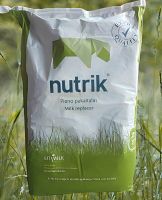 นมผงเลี้ยงสัตว์ นมผงให้ลูกวัว สุกร  แกะ นมผงนำเข้า Nutrik  กลิ่นหอมละลายง่าย โปรตีนสูง โตไวแข็งแรง  บรรจุ กระสอบ 25 กิโลกรัม