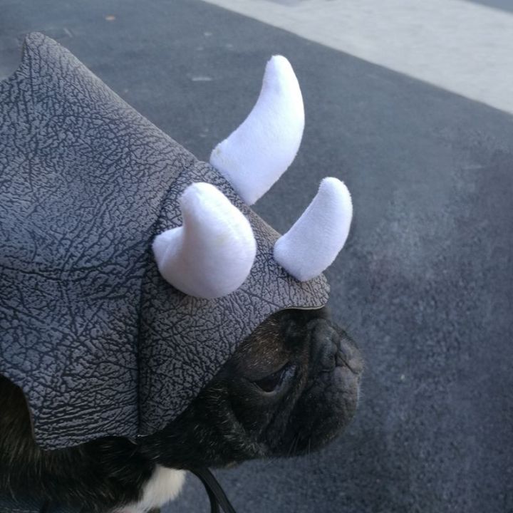 หมวกเครื่องแต่งกายไดโนเสาร์ไทรเซอราทอปส์สำหรับที่คาดผมรูปเขากวางสุนัขไดโนเสาร์-triceratops-วัวหมวกหมวกสุนัขหมวกแก็ปลายสุนัขสัตว์เลี้ยงหมวกคอสเพลย์หมวกสุนัขชุดแต่งกายหมวก