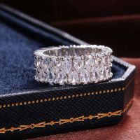 SERAFIA แหวนหมั้นงานแต่งงานคริสตัลขนาดใหญ่กลมสีเงินเป็นประกายสุดแหวนเครื่องประดับเพชรสังเคราะห์