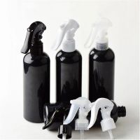 300ml500ml Empty Refillable Spray Bottle Professional Barber Bottles Vacuum Liquid Watering Can Gardening and Homeliving Portable Container