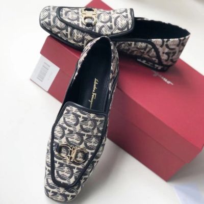 2023 new FG&nbsp; &nbsp;Gancini series Classic Logo Buckle Logo Print Fabric Calf Leather Fashion Low Heel Casual Shoes Loafers