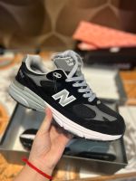 ??รองเท้าผ้าใบ New Balance NB 993 ของใหม่100% พร้อมกล่อง ป้ายครบไซส์ สินค้าถ่ายจากงานจริง  ใส่ได้ทั้งชายและหญิง ใส่สบาย  พร้อมจัดส่ง