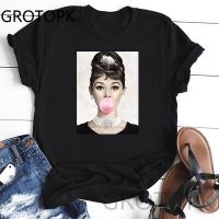 【New】TSHIRTฝ้ายเสื้อยืดแขนสั้น พิมพ์ลาย Audrey Hepburn Pink Bubble Gum สไตล์ฮาราจูกุ แฟชั่นวินเทจs-5xl