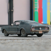 รถโลหะผสมหล่อขนาดเล็กคอลเลกชั่นของที่ระลึก Maisto1/24 Scale1967ฟอร์ดรุ่น Mustang GT ทำรุ่นเก่าสำหรับเด็กผู้ชาย